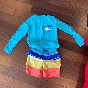 Boys 4t bathing suit bottoms, size 4 rash guard
